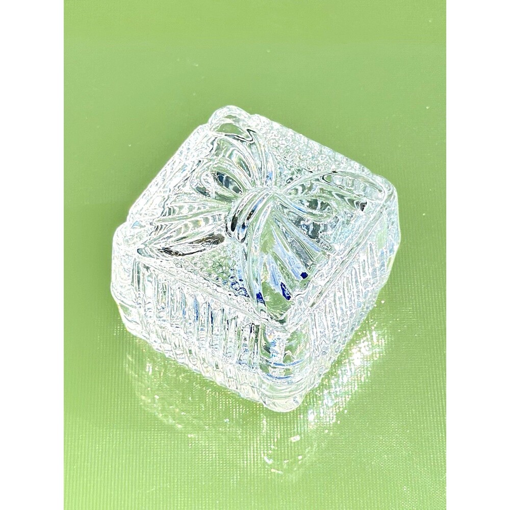 Crystal Clear Industries 24% lead Crystal Trinket Jewelry Box Bow Lid Yugoslavia